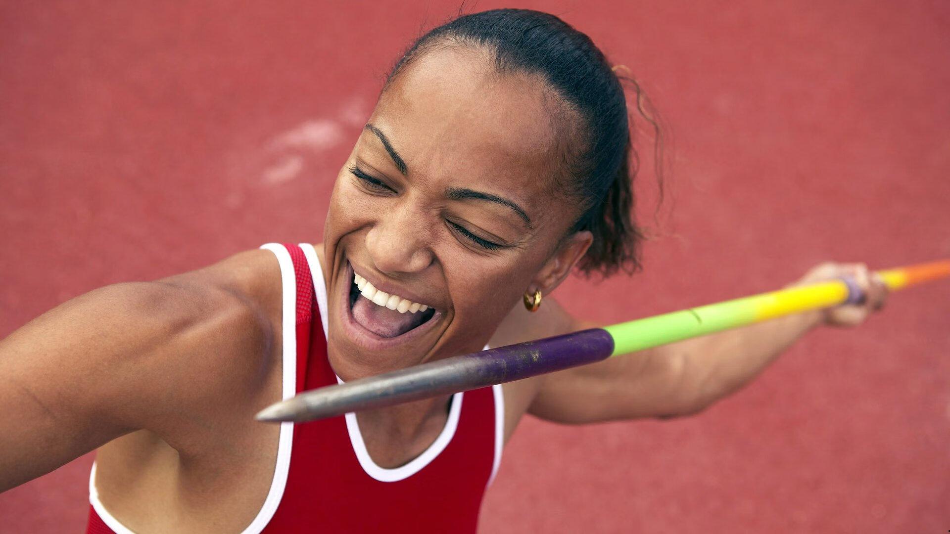 C罗暴力凌空斩破门 本泽虎神级反越位定胜局