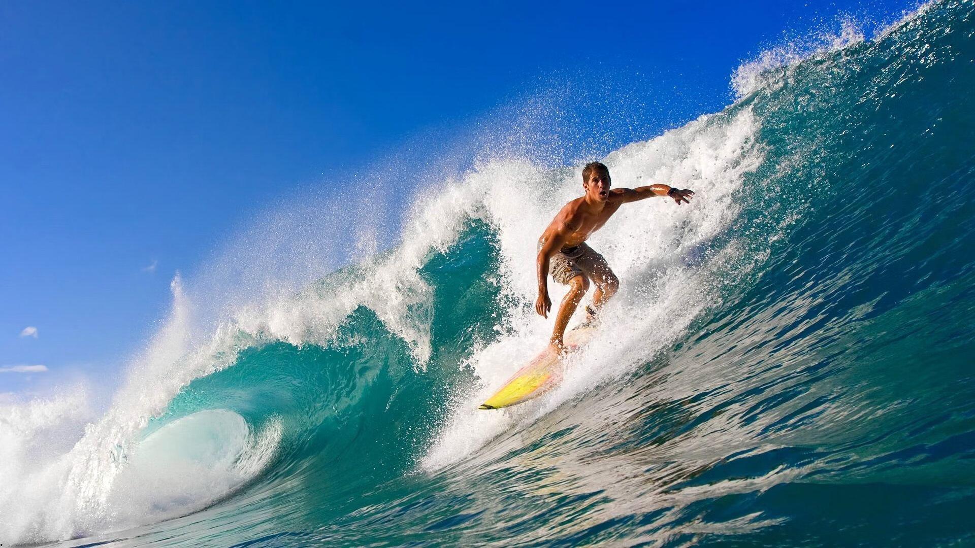 英超巅峰战，B席双响闪耀，曼城3-1力克沃特福德重登榜首