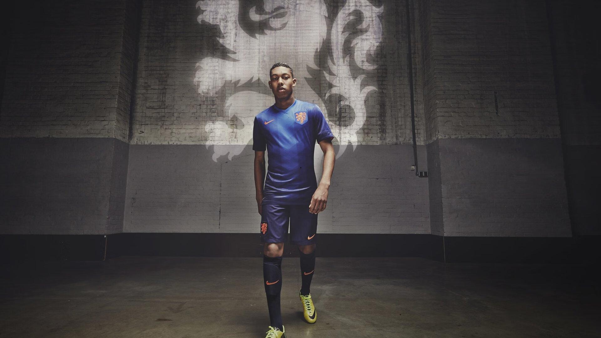 替补奇兵！法尔考79分钟登场80分钟破门 高难度抢射宣告雄狮不老