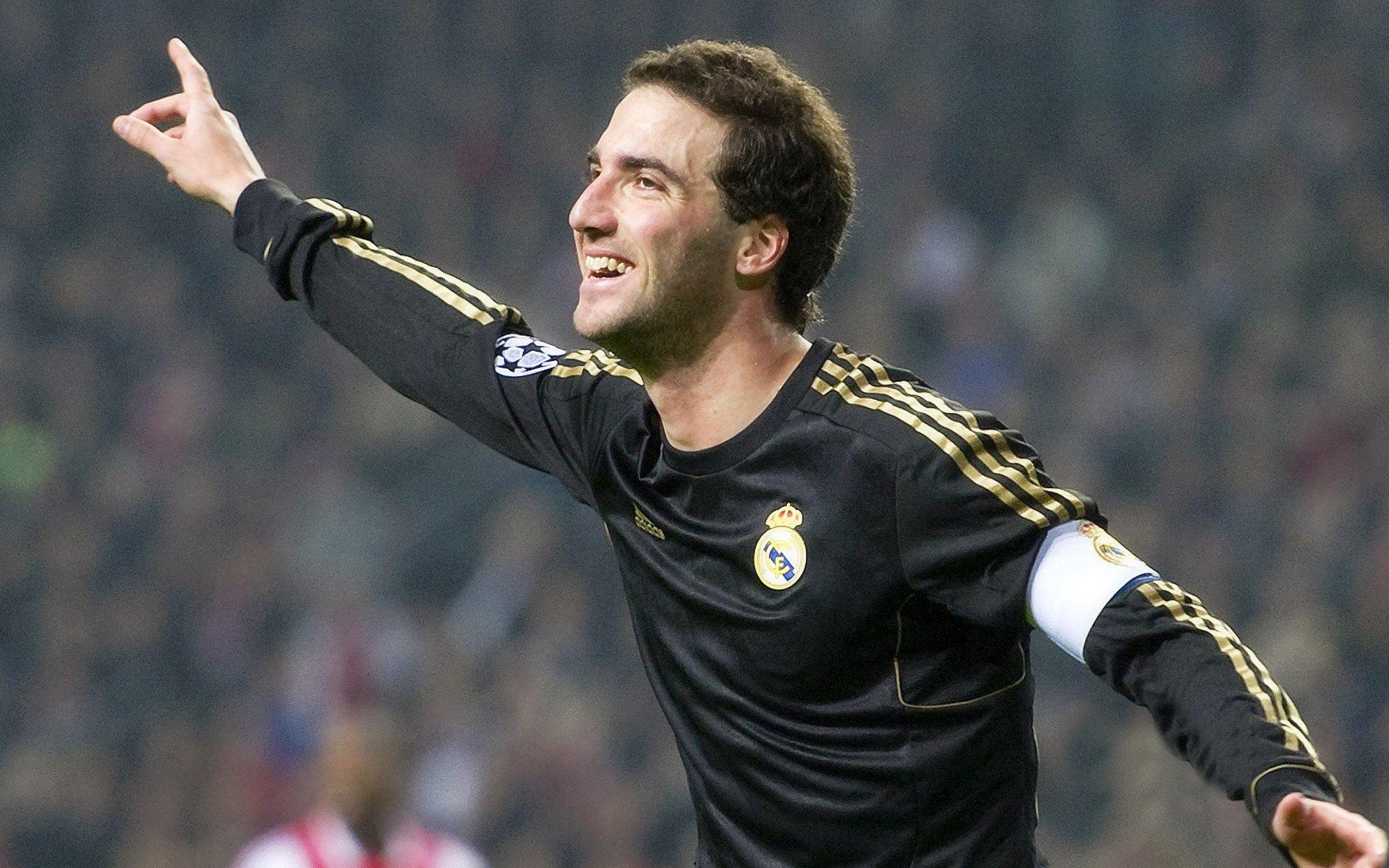 巴萨欧冠惊魂逆转,哈维揽责坎塞洛坦言去留悬疑